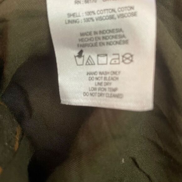 New Free People Rare Floral sequin hand crafted Artisans Bali blazer
XS $298 - Picture 6 of 6